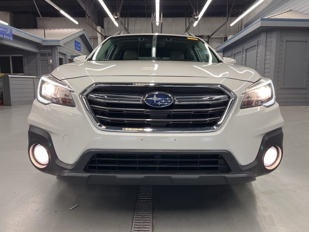 Used 2018 Subaru Outback Premium with VIN 4S4BSAFC3J3337400 for sale in Elgin, IL
