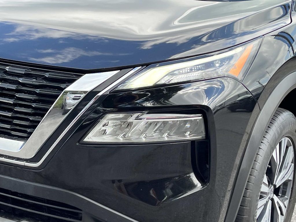 2022 Nissan Rogue SV - Photo 11