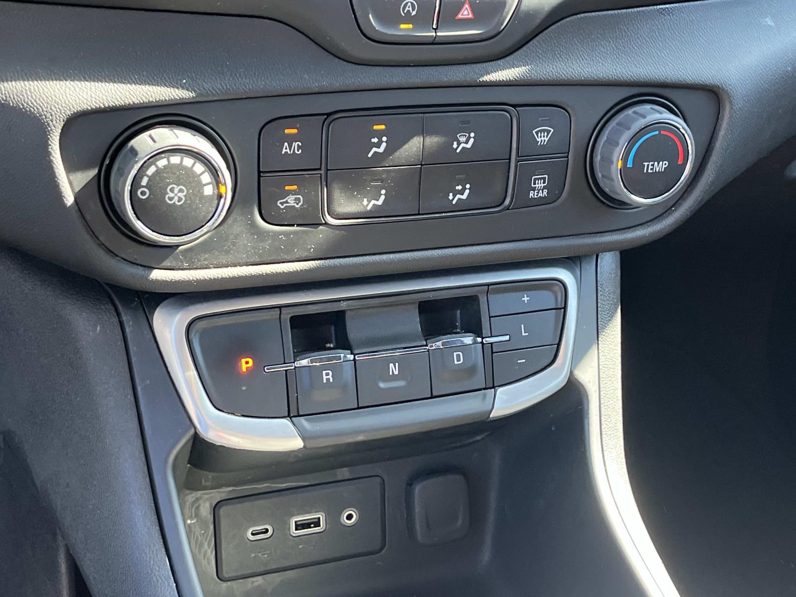 2024 GMC Terrain SLE - Photo 29