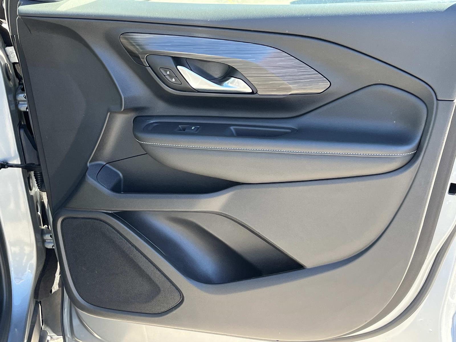 2024 GMC Terrain SLE - Photo 21