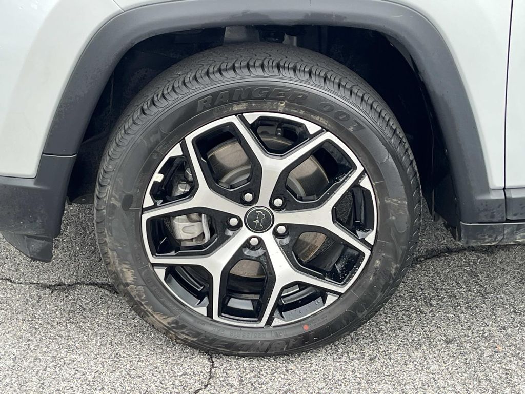 2025 Jeep Compass Limited - Photo 12