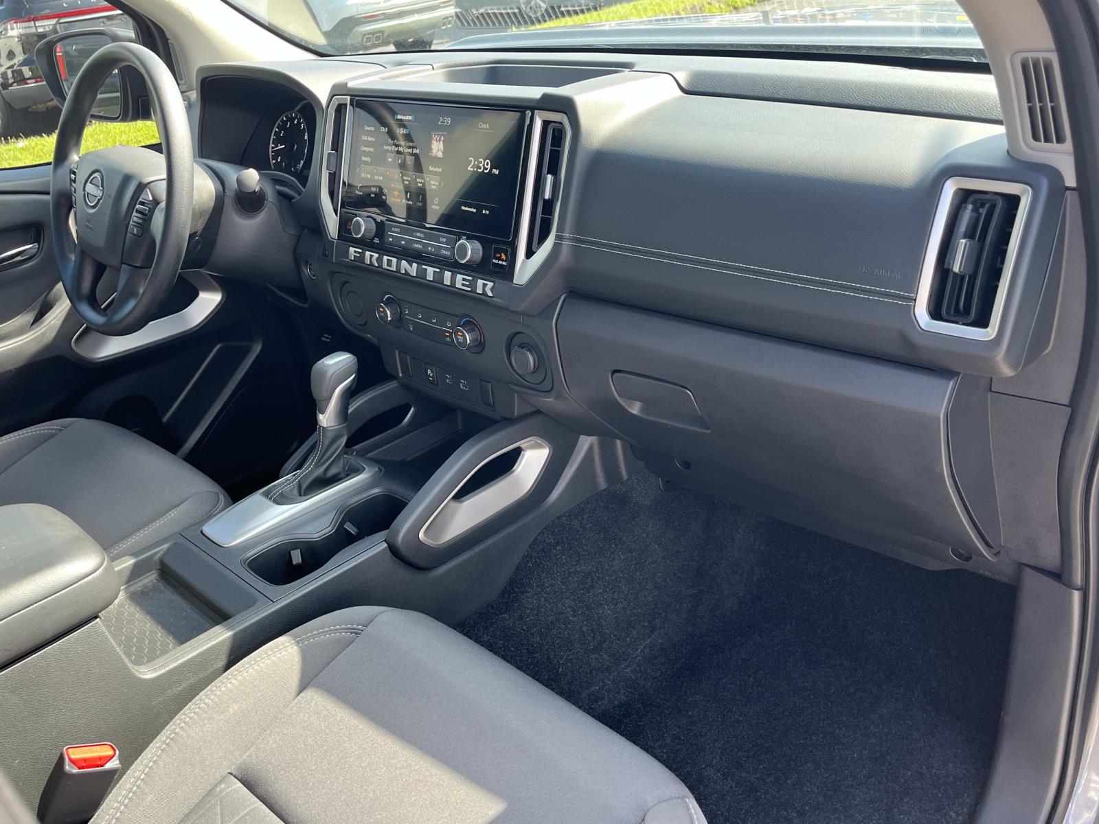 2025 Nissan Frontier SV - Photo 24