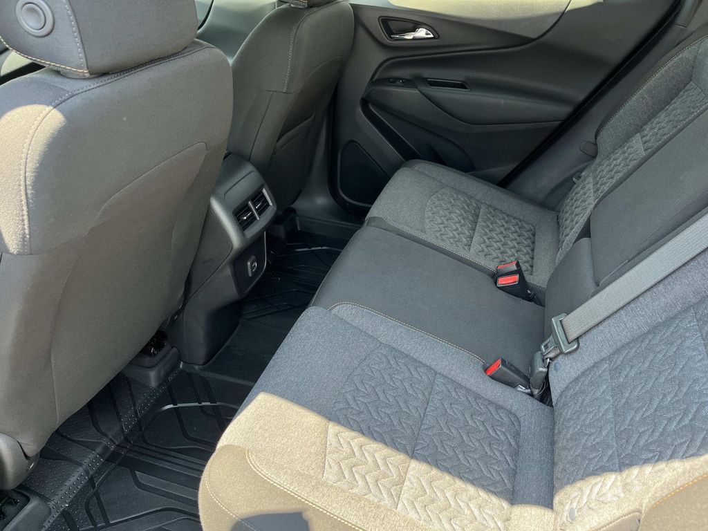 2023 Chevrolet Equinox LT - Photo 18
