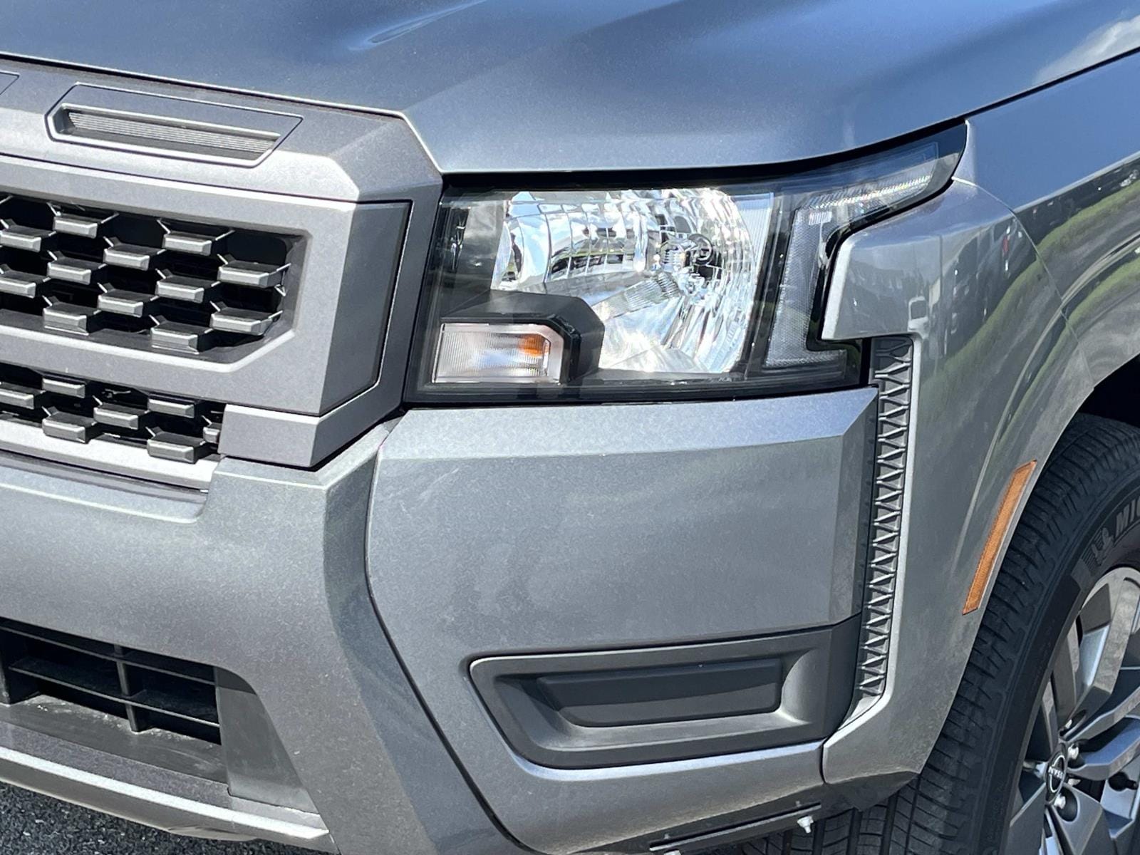 2025 Nissan Frontier SV - Photo 12