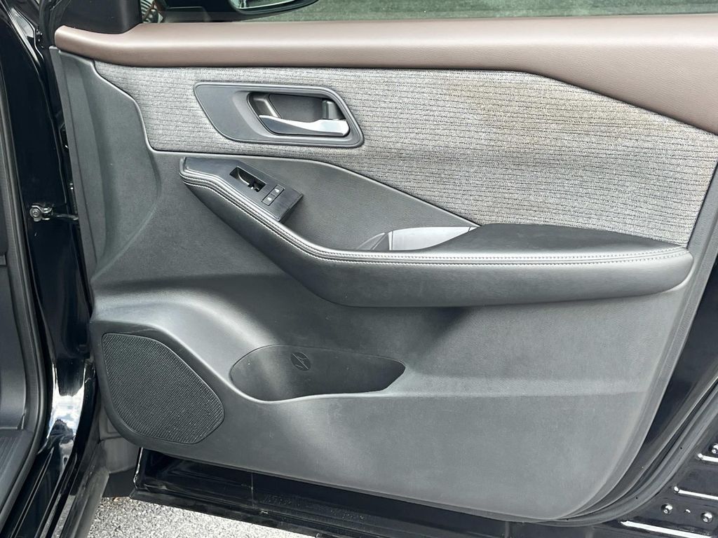 2022 Nissan Rogue SV - Photo 21