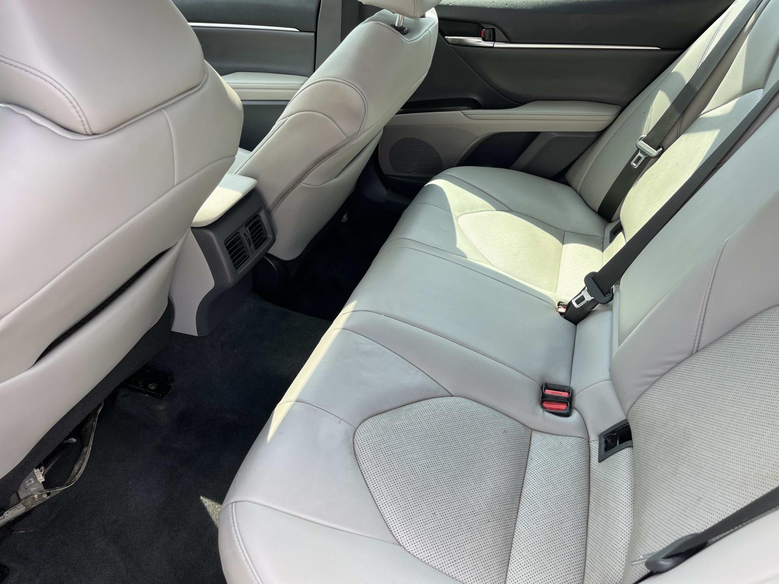 2022 Toyota Camry XLE - Photo 19
