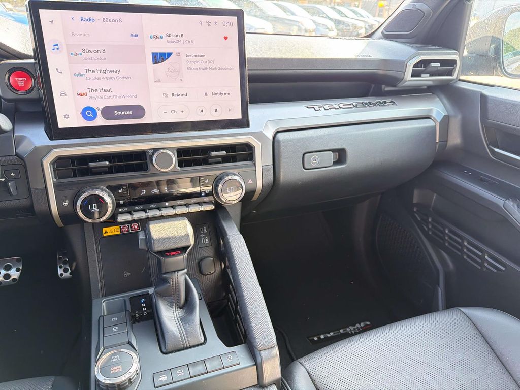2024 Toyota Tacoma SR5 - Photo 15