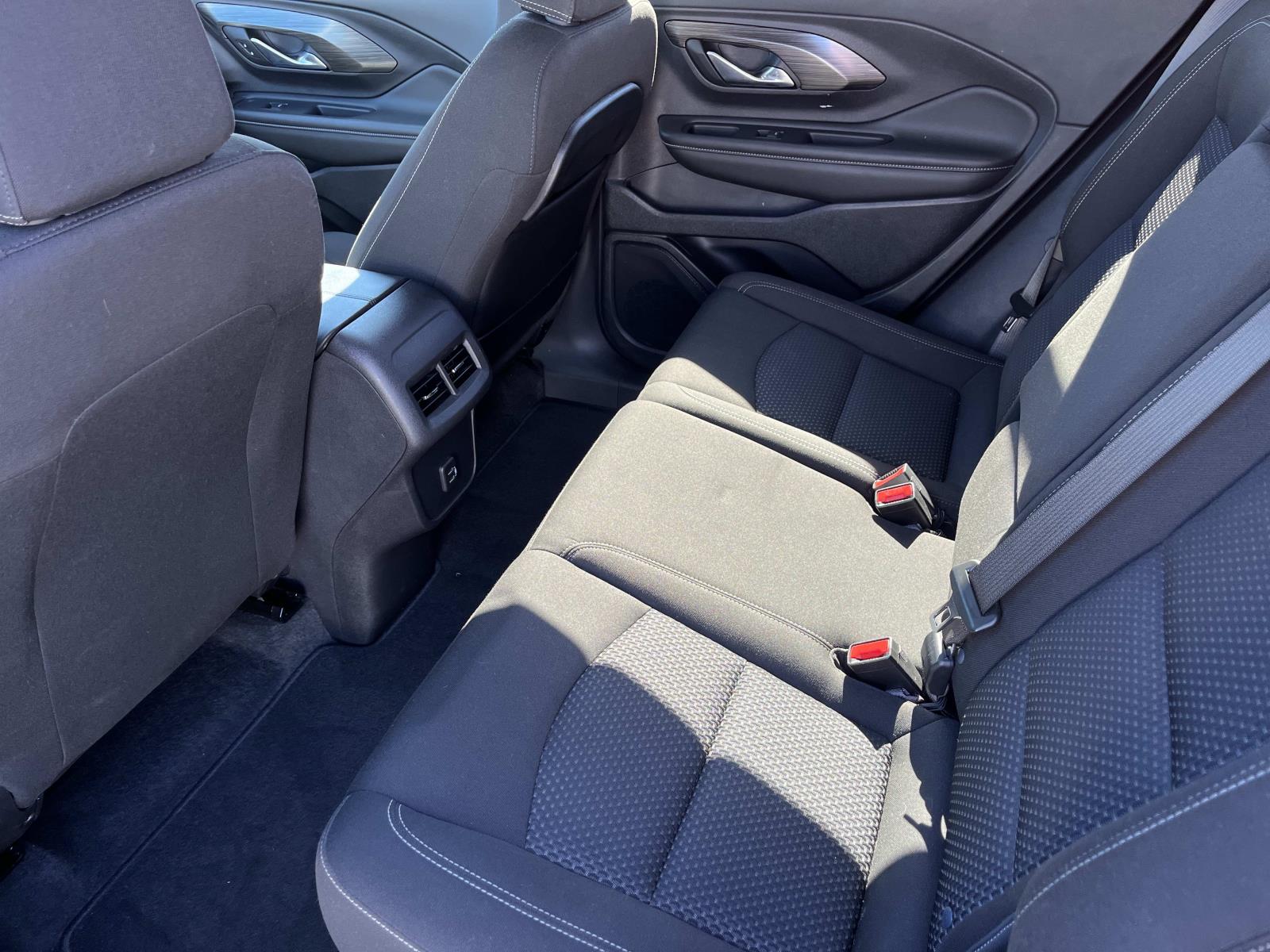 2024 GMC Terrain SLE - Photo 17