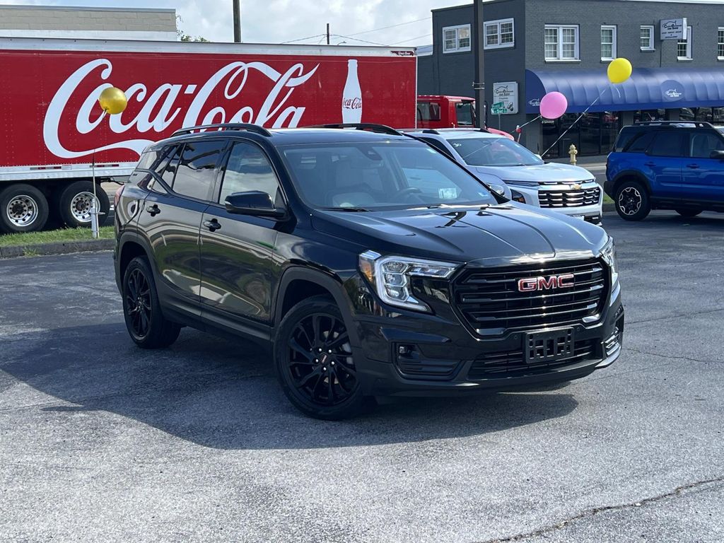 Used 2024 GMC Terrain SLT