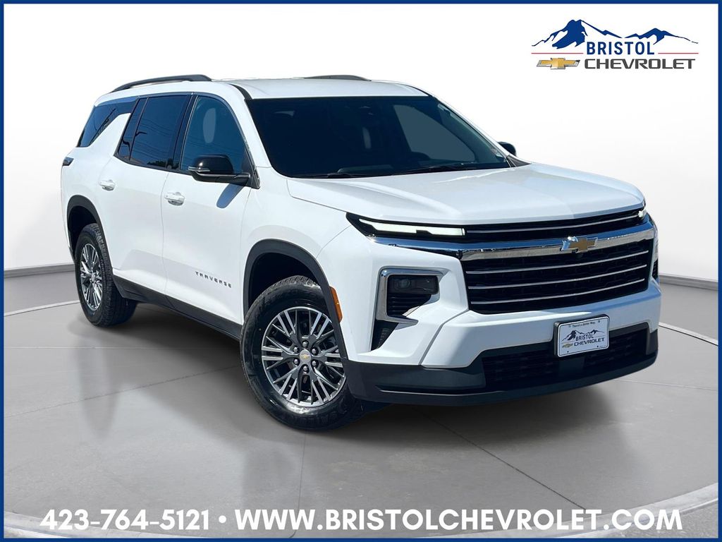 Used 2025 Chevrolet Traverse LT