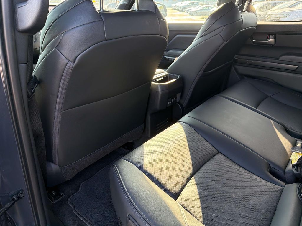 2024 Toyota Tacoma SR5 - Photo 21