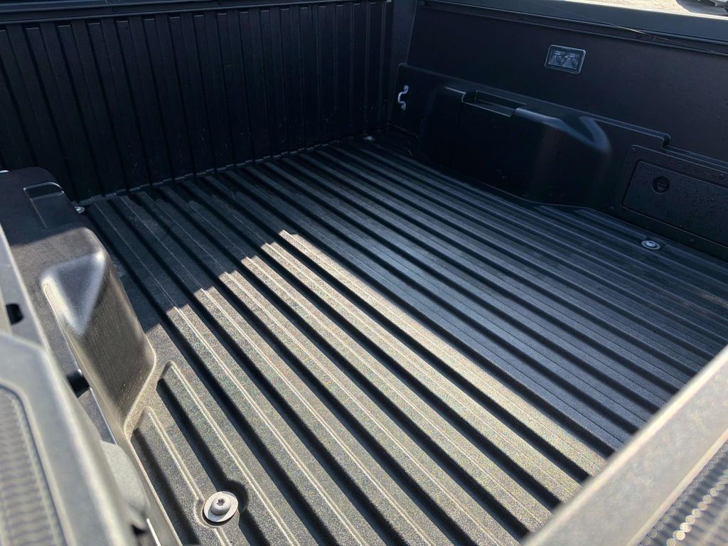 2024 Toyota Tacoma SR5 - Photo 12