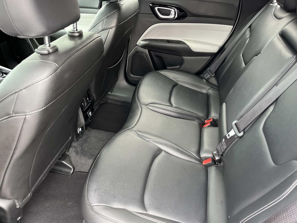 2025 Jeep Compass Limited - Photo 18