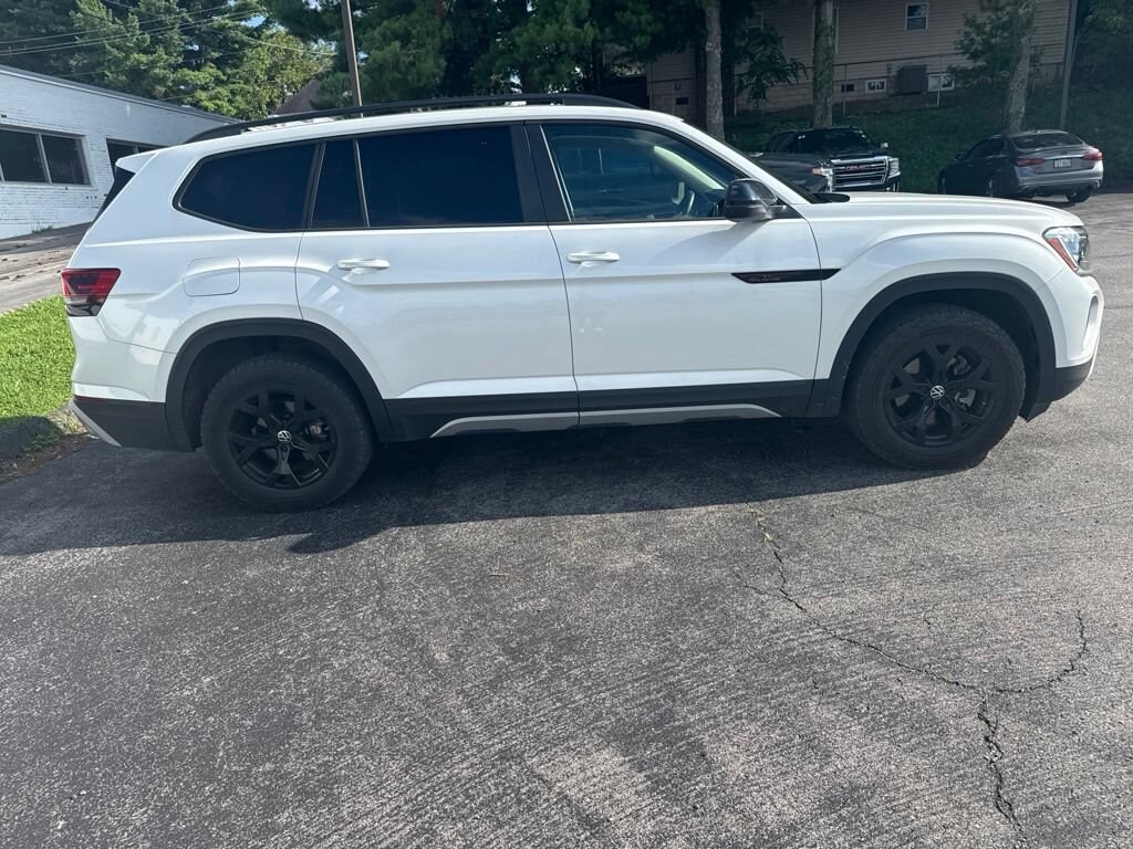 Used 2024 Volkswagen Atlas 2.0T Peak Edition SEL SUV