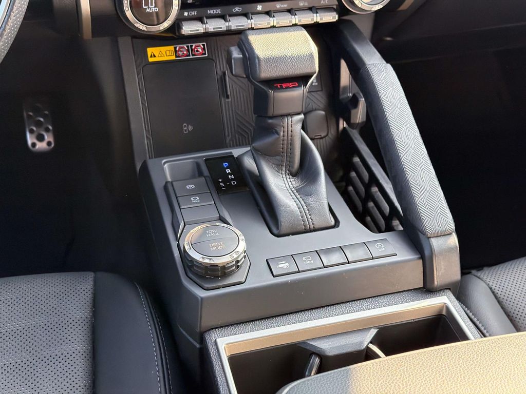 2024 Toyota Tacoma SR5 - Photo 18