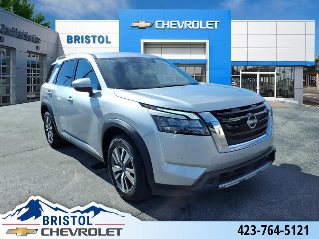 2025 Nissan Pathfinder SL's photo