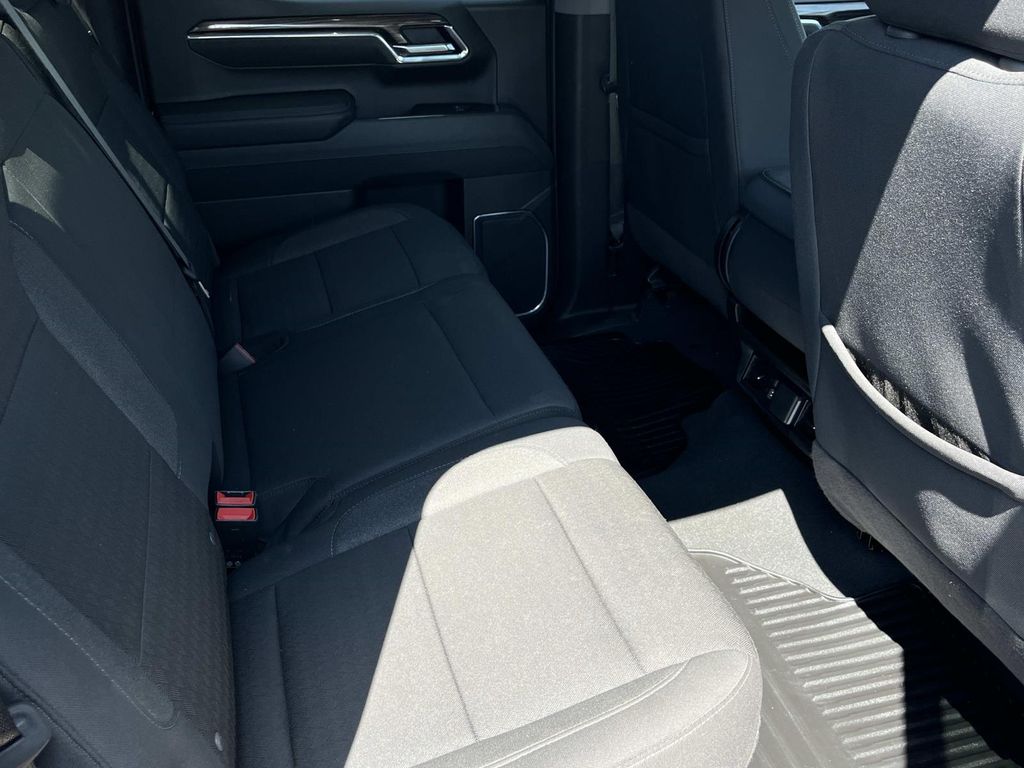2025 Chevrolet Silverado 1500 LT - Photo 20