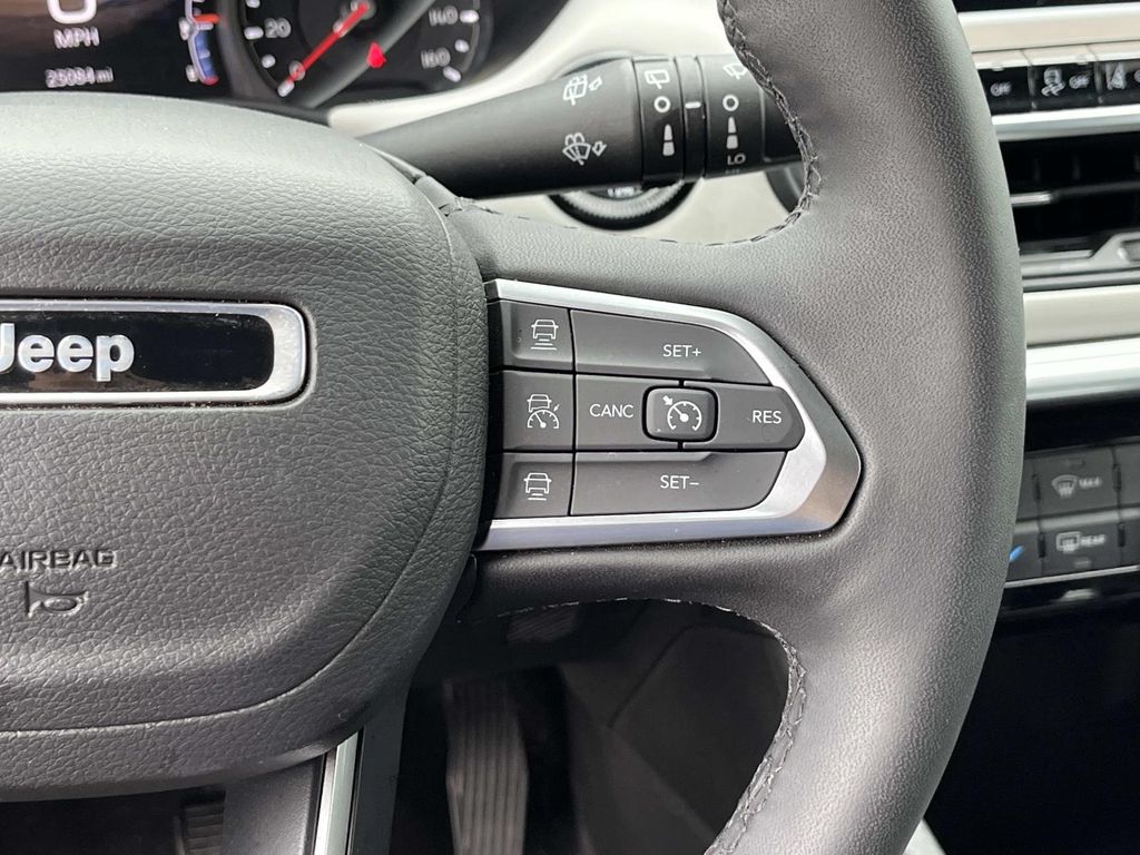 2025 Jeep Compass Limited - Photo 30