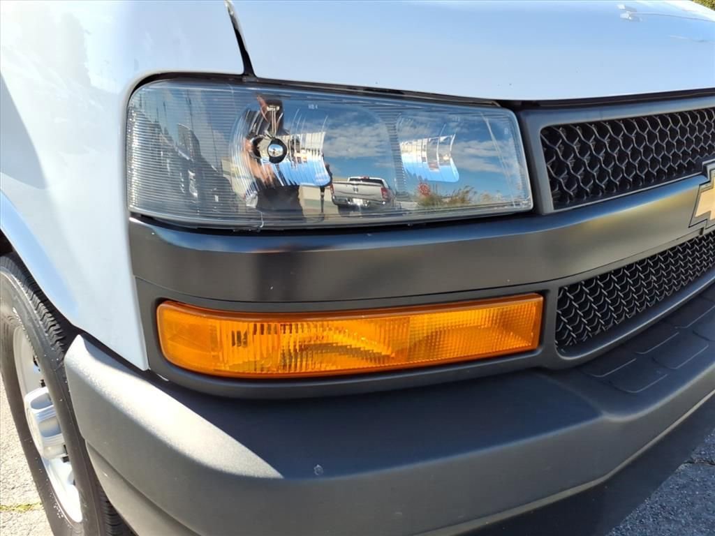 2023 Chevrolet Express 2500 Cargo Van photo 2
