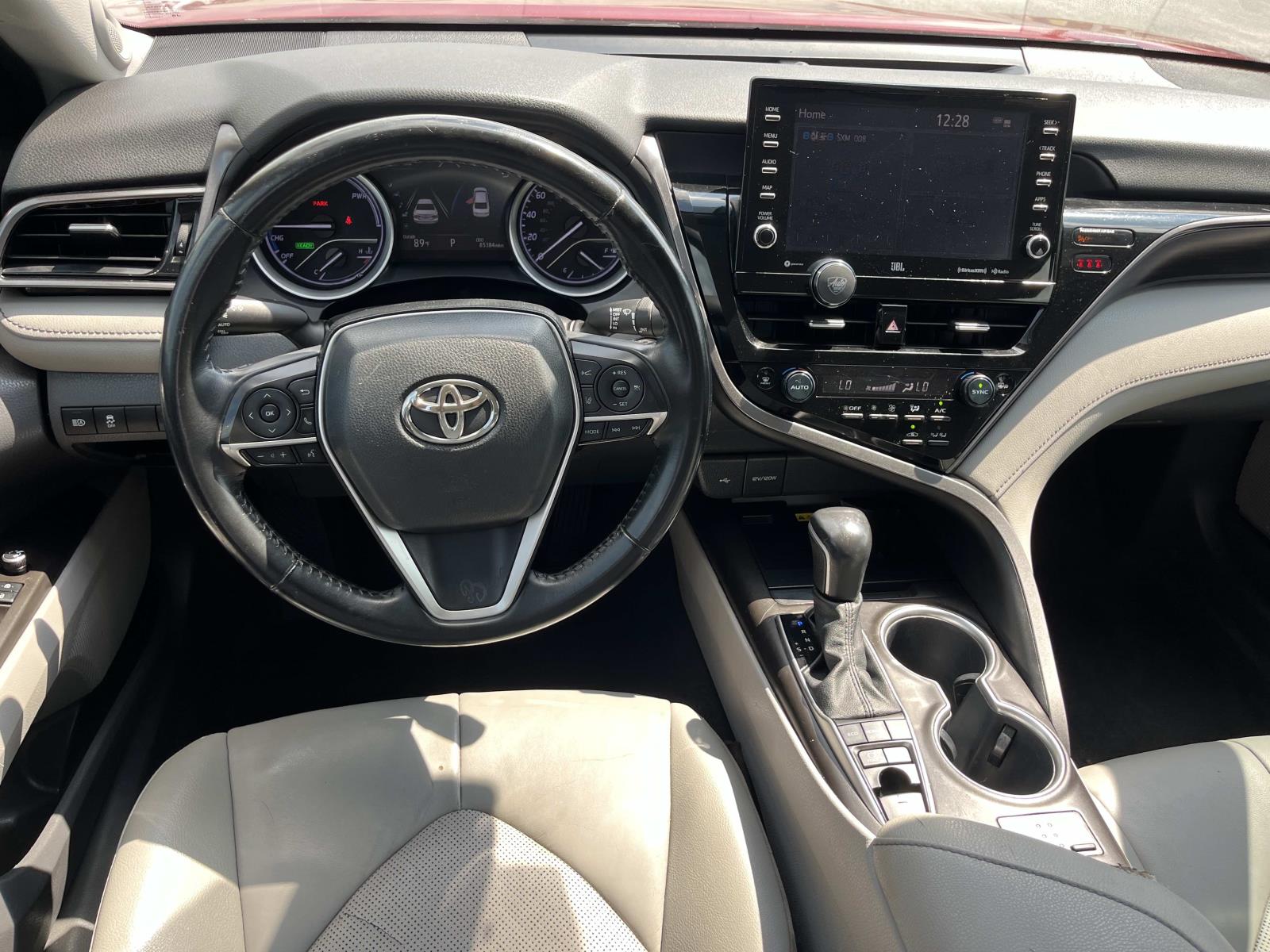 2022 Toyota Camry XLE - Photo 13