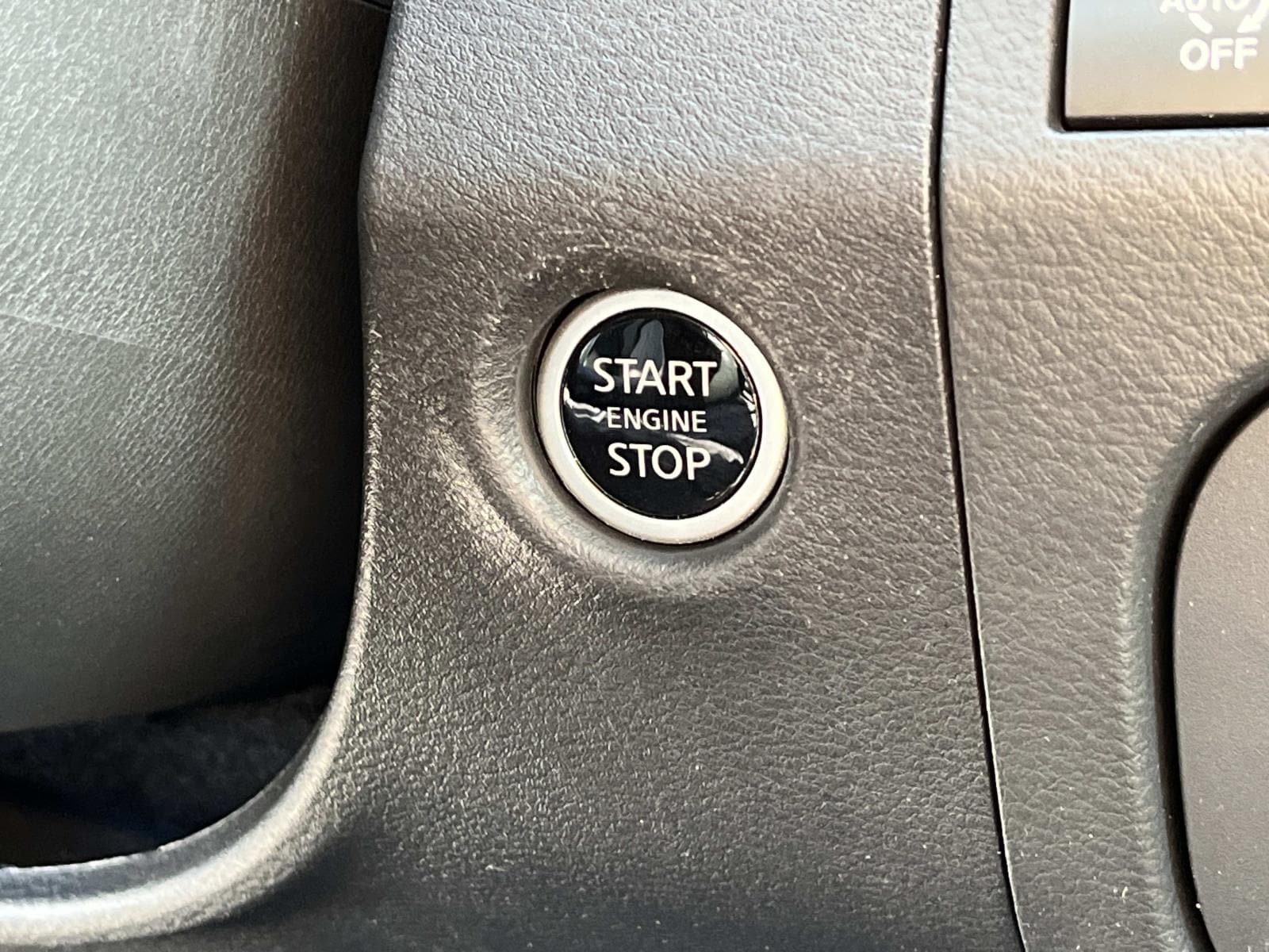 2025 Nissan Frontier SV - Photo 33