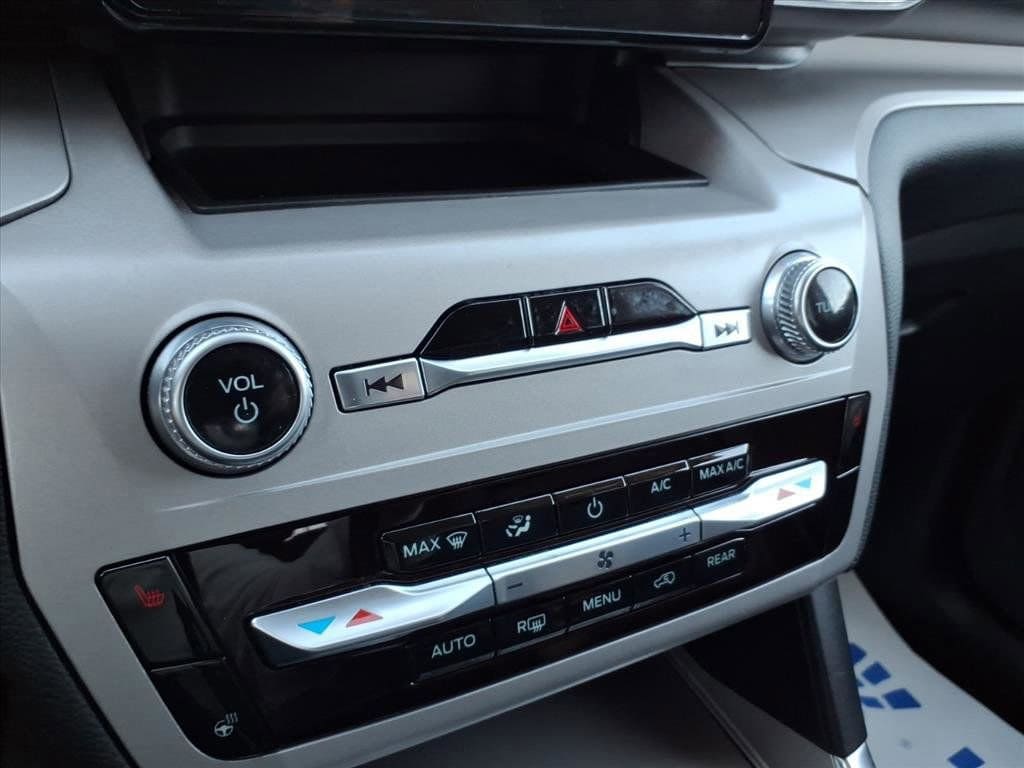 2023 Ford Explorer XLT - Photo 27