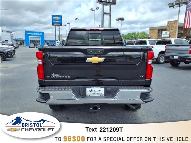 2025 Chevrolet Silverado 2500HD LT photo 3