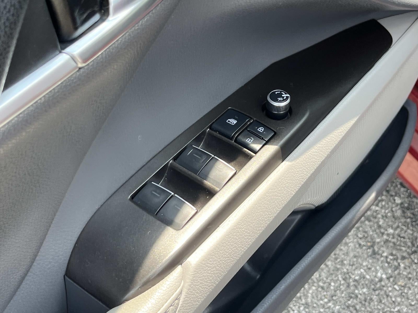 2022 Toyota Camry XLE - Photo 27