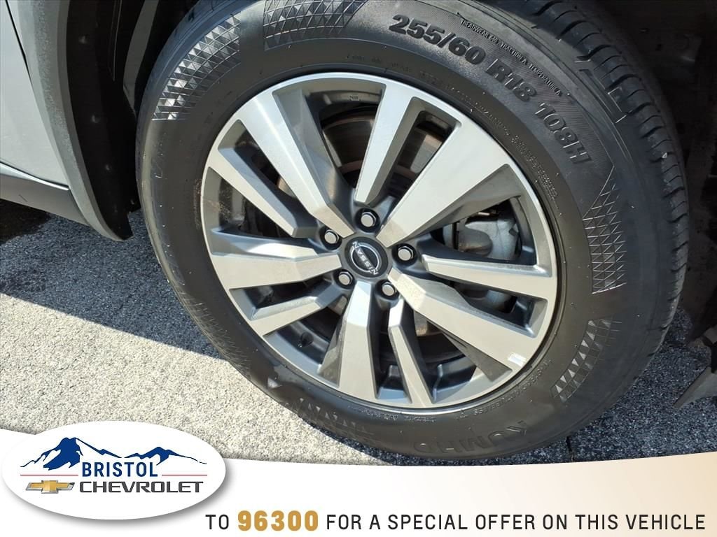 Used 2025 Nissan Pathfinder SL SUV