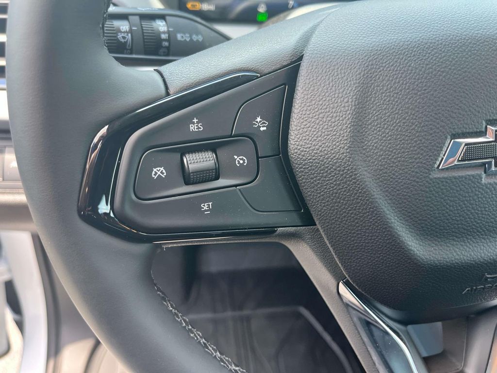 2027 Chevrolet Bolt RS - Photo 25