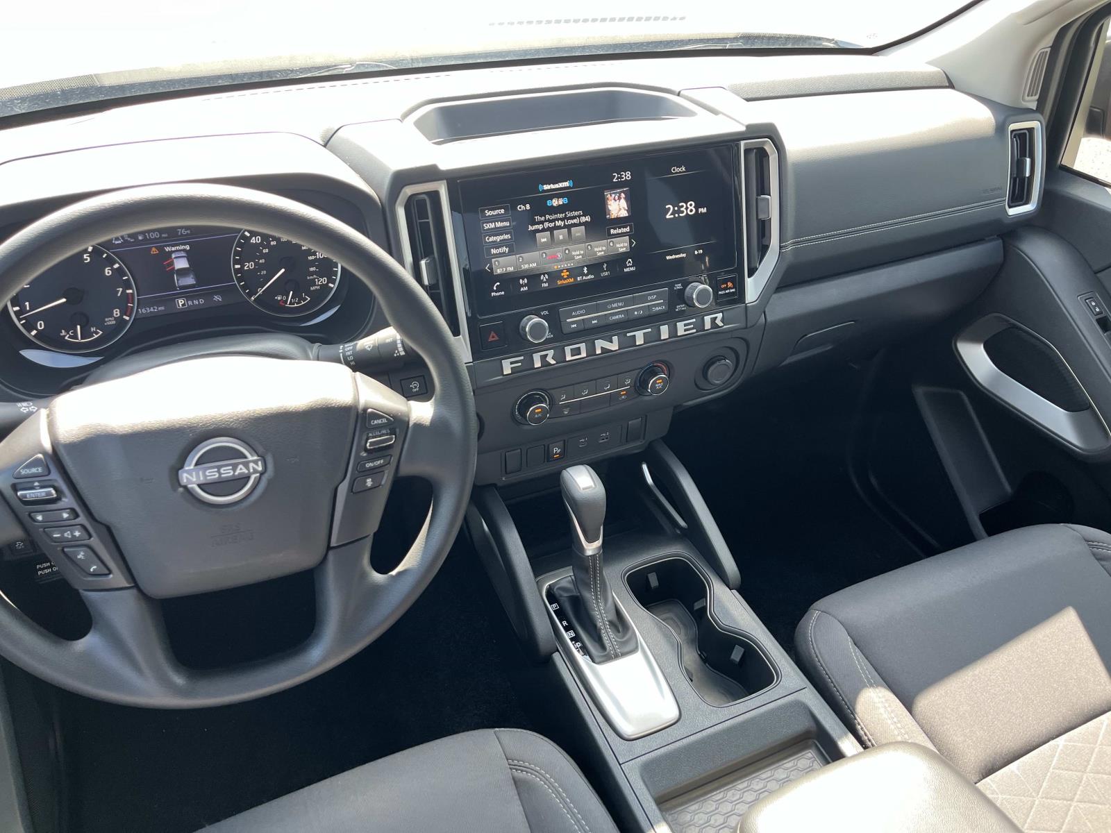 2025 Nissan Frontier SV - Photo 15