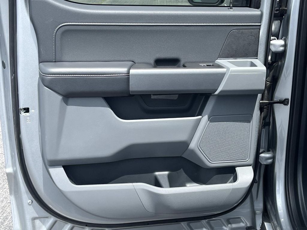 2025 Ford F-150 XLT - Photo 17