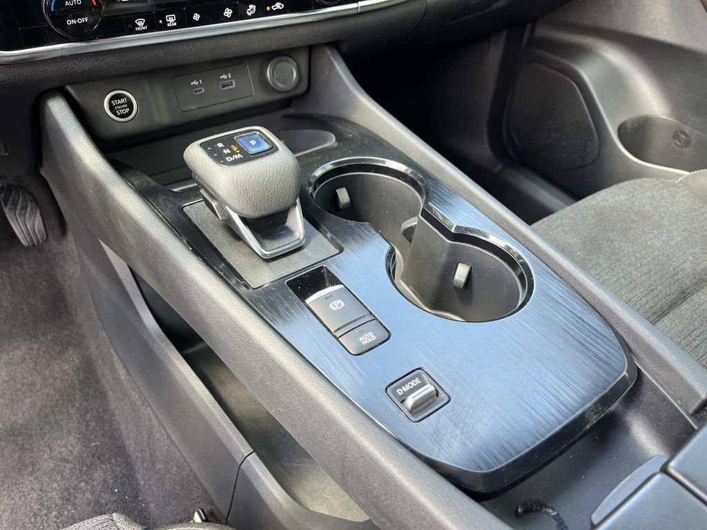 2022 Nissan Rogue SV - Photo 32