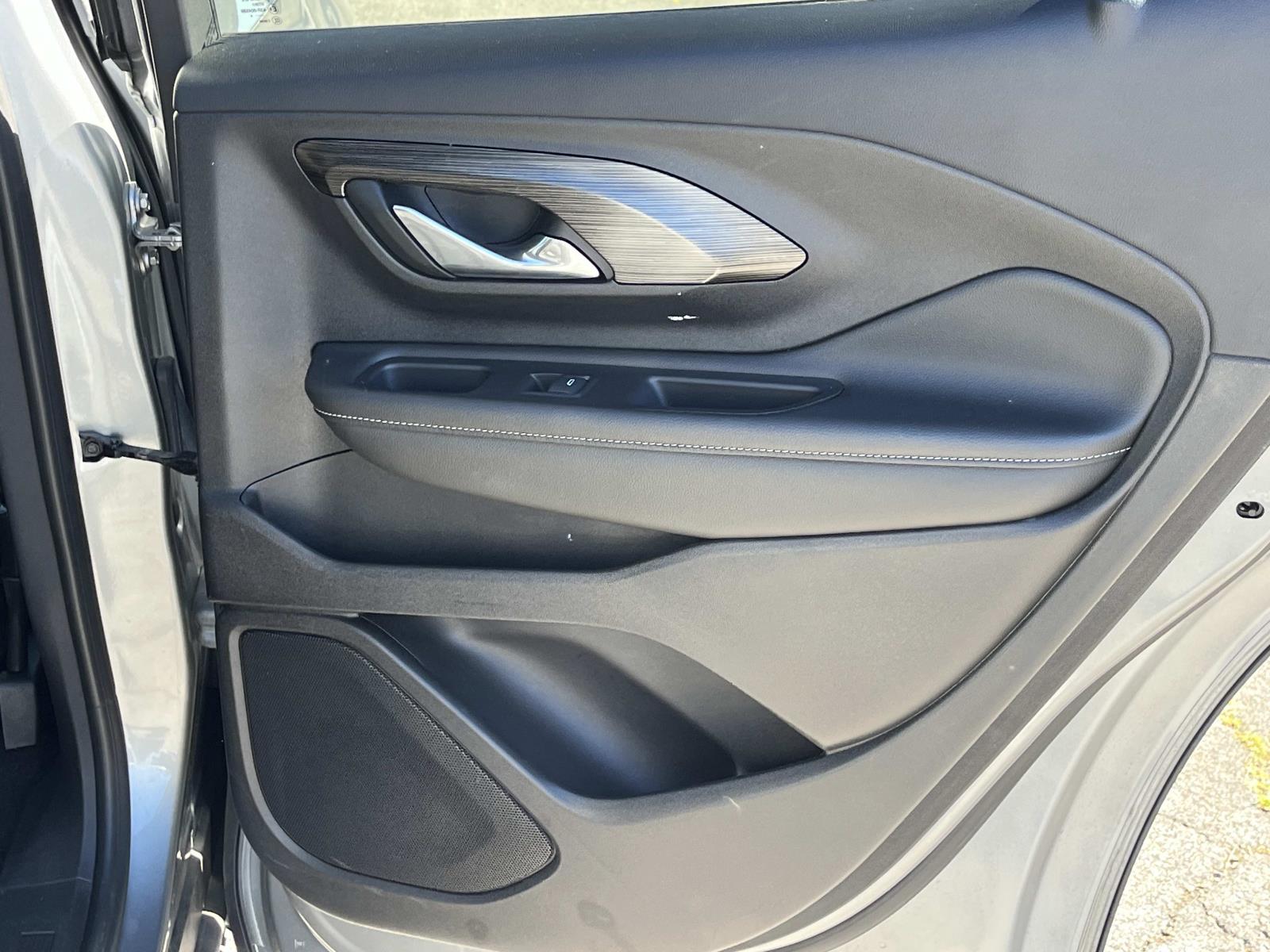 2024 GMC Terrain SLE - Photo 19