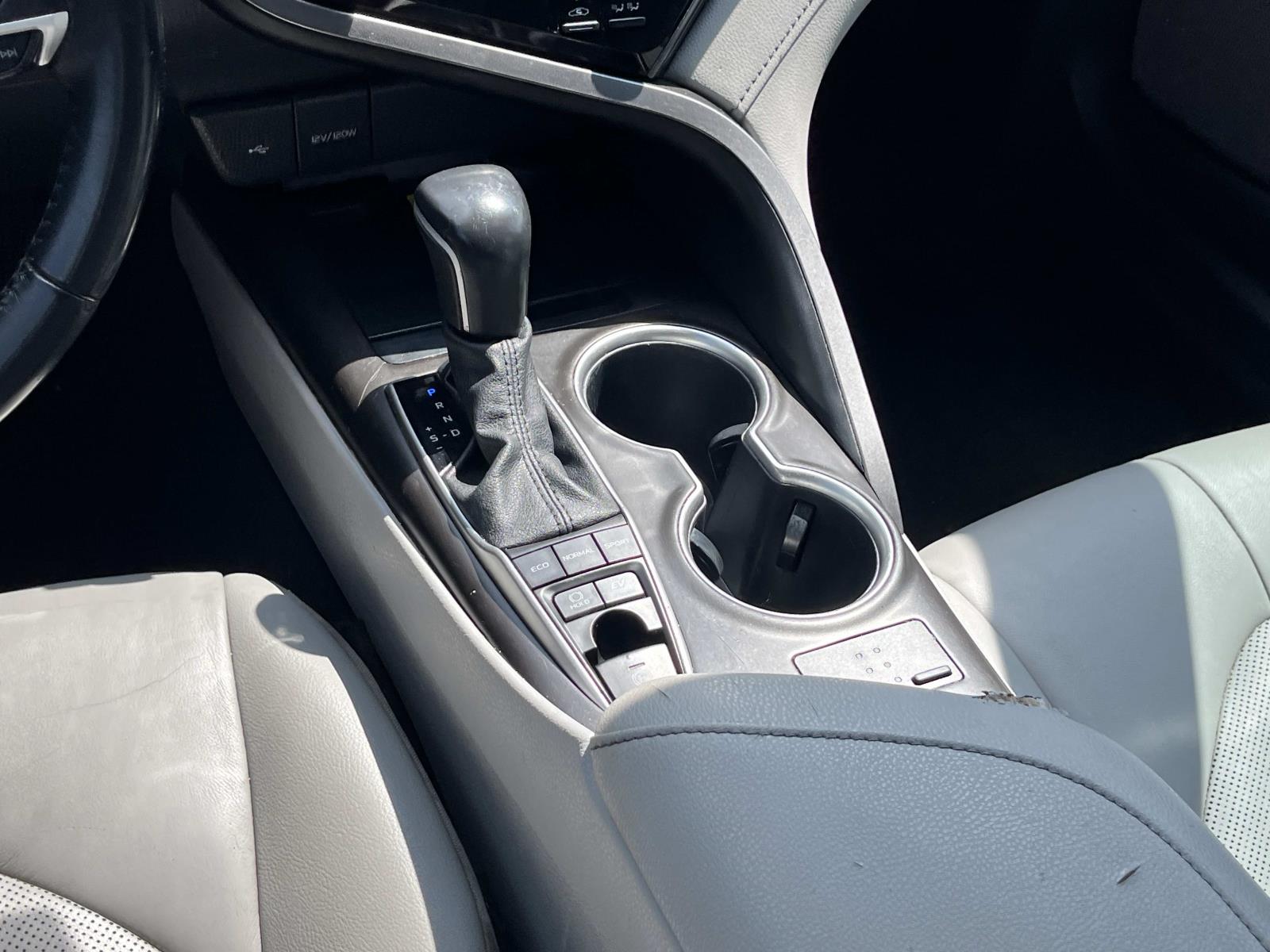 2022 Toyota Camry XLE - Photo 15