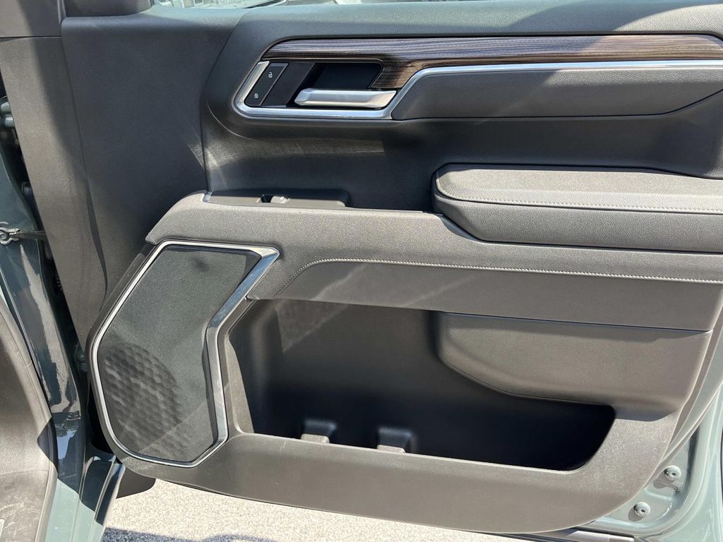 2025 Chevrolet Silverado 1500 LT - Photo 21