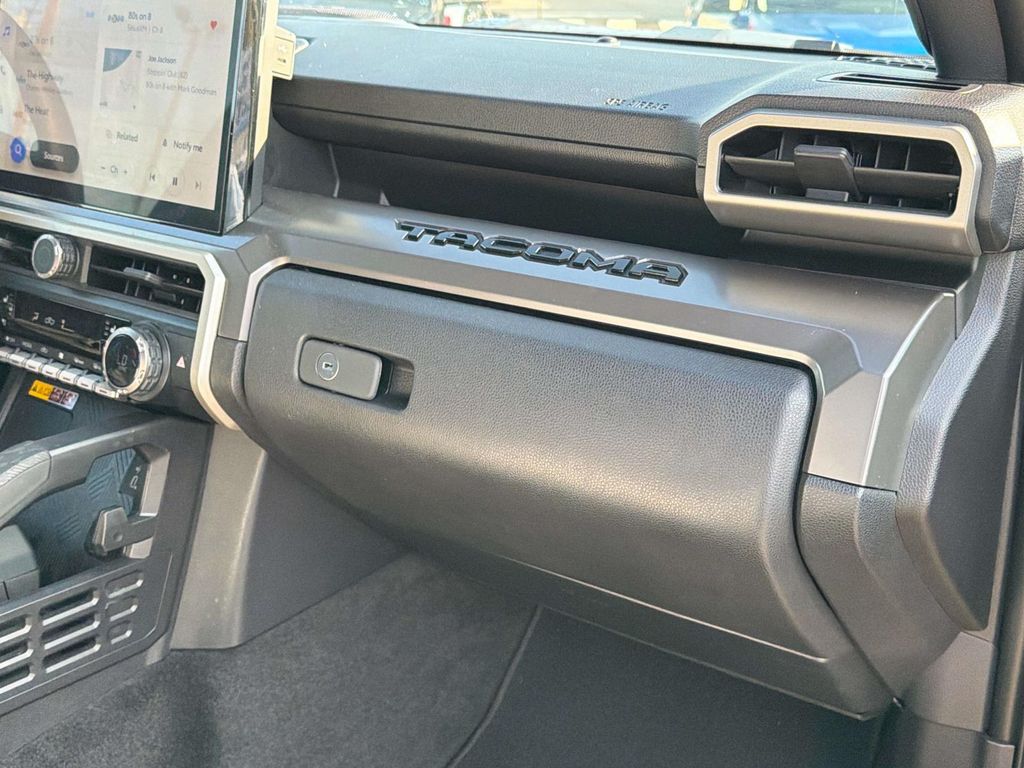 2024 Toyota Tacoma SR5 - Photo 26