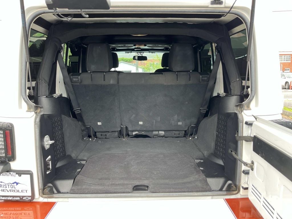 2016 Jeep Wrangler Unlimited Sahara - Photo 20