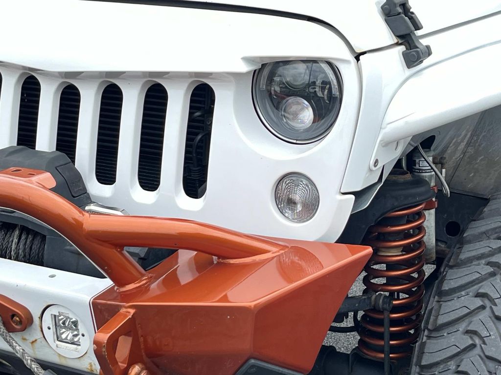 2016 Jeep Wrangler Unlimited Sahara - Photo 11