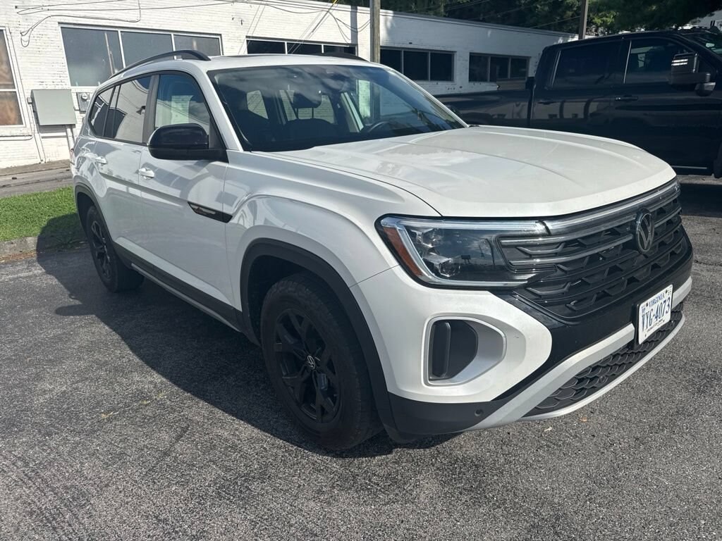 Used 2024 Volkswagen Atlas 2.0T Peak Edition SEL SUV