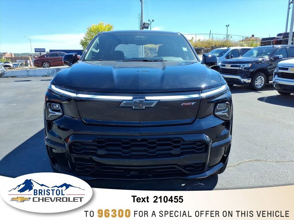 2025 Chevrolet Silverado EV RST - Photo 8