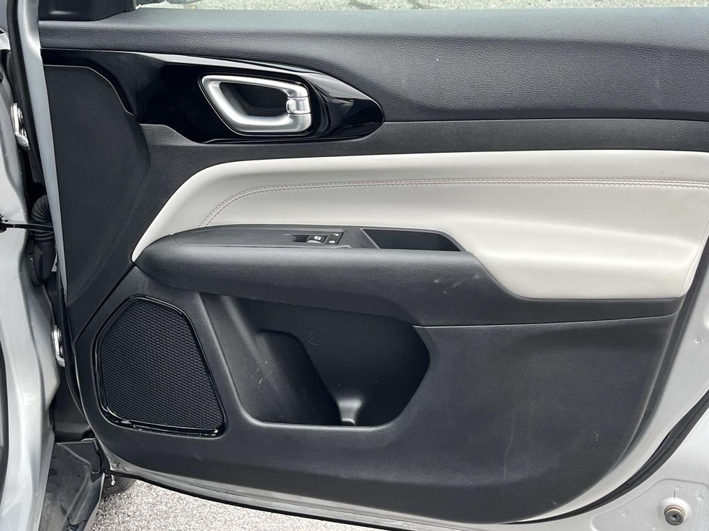 2025 Jeep Compass Limited - Photo 22