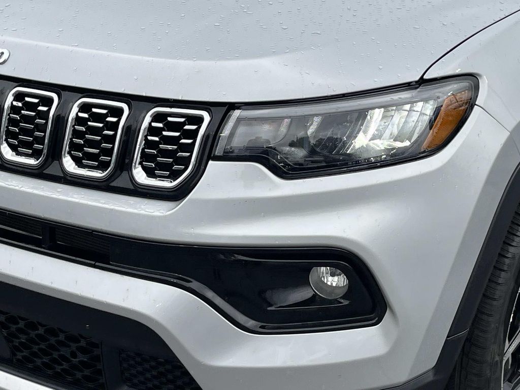 2025 Jeep Compass Limited - Photo 11
