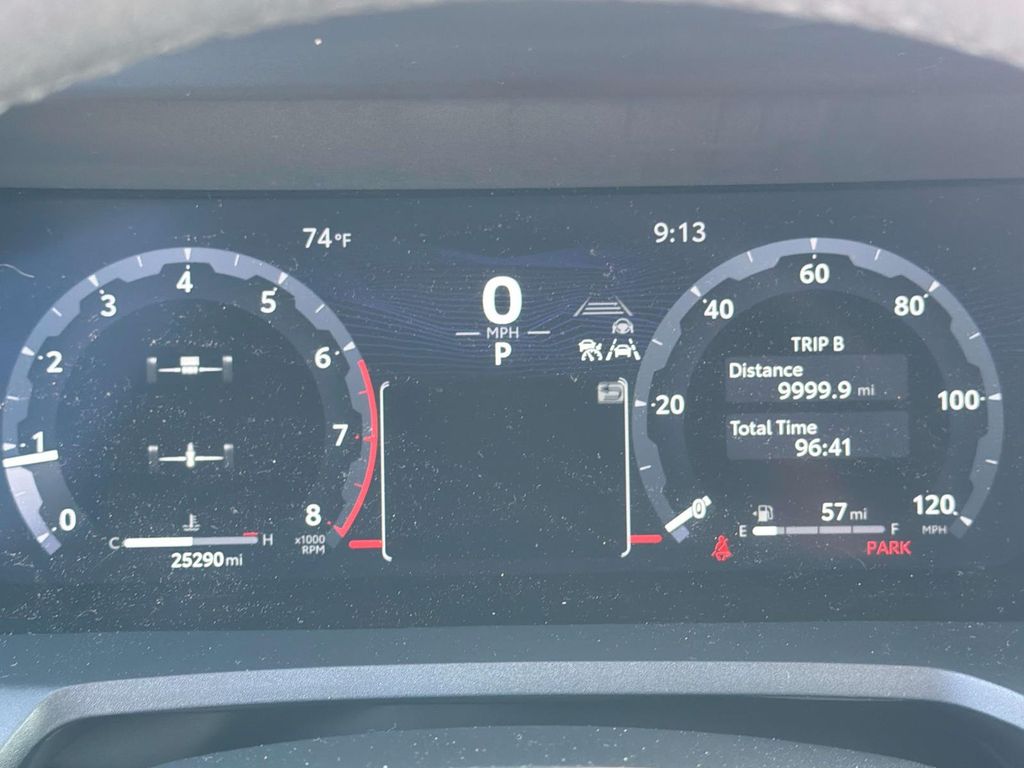 2024 Toyota Tacoma SR5 - Photo 39