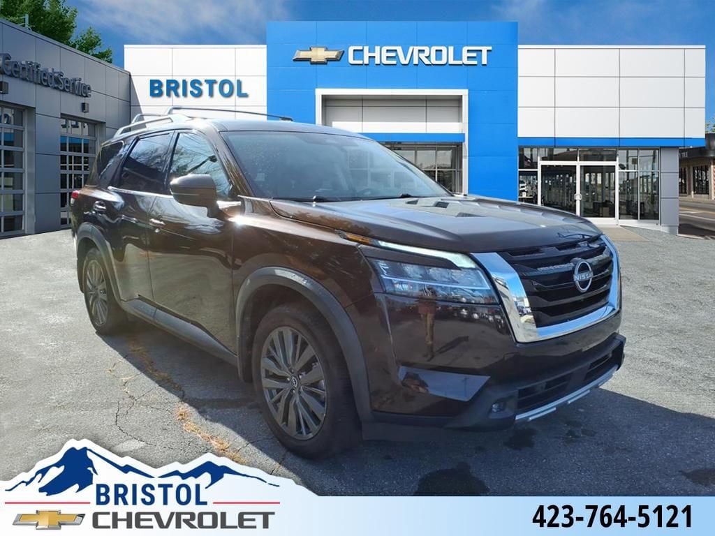 2022 Nissan Pathfinder SL's photo