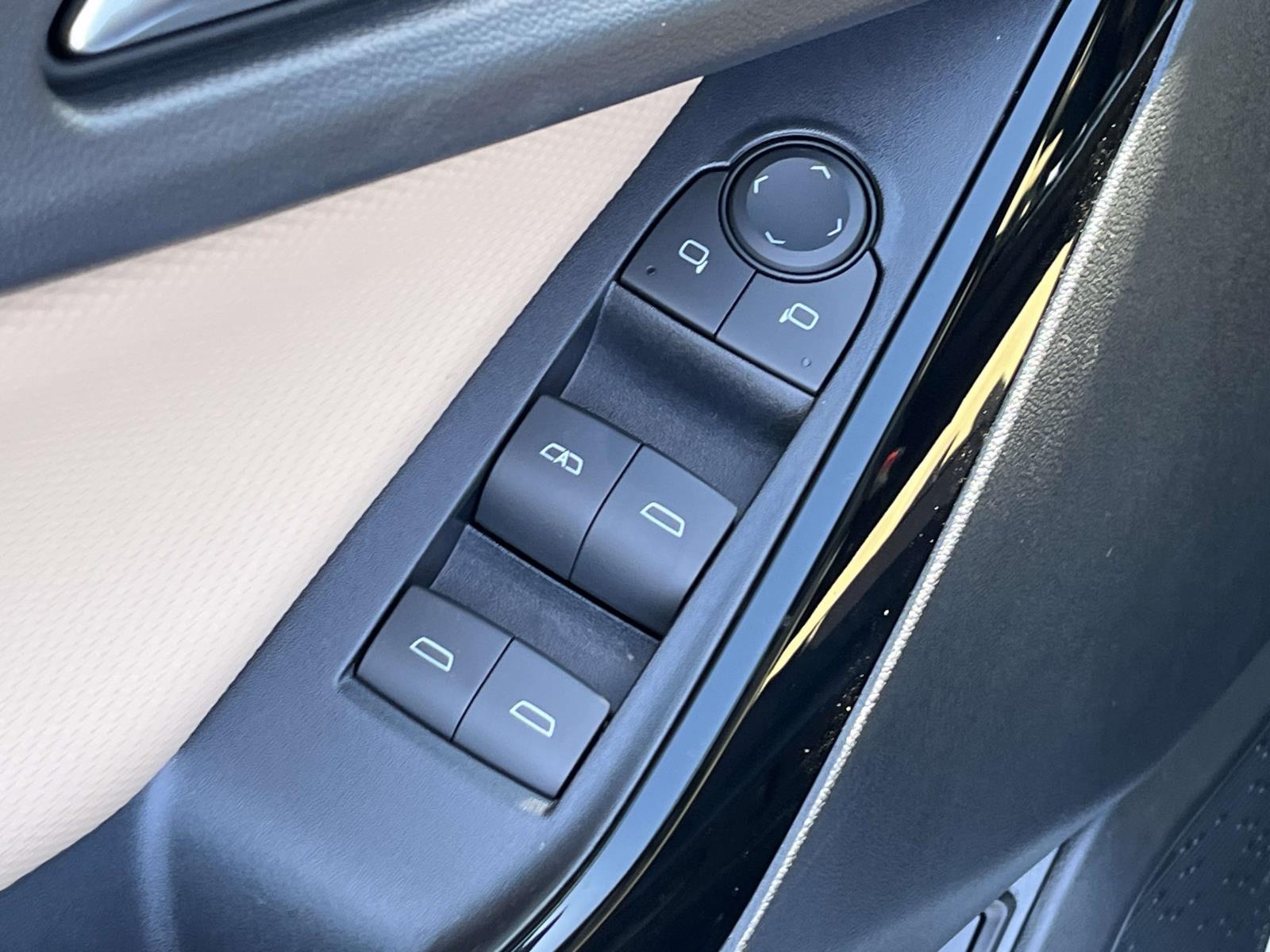 2027 Chevrolet Equinox ACTIV - Photo 21