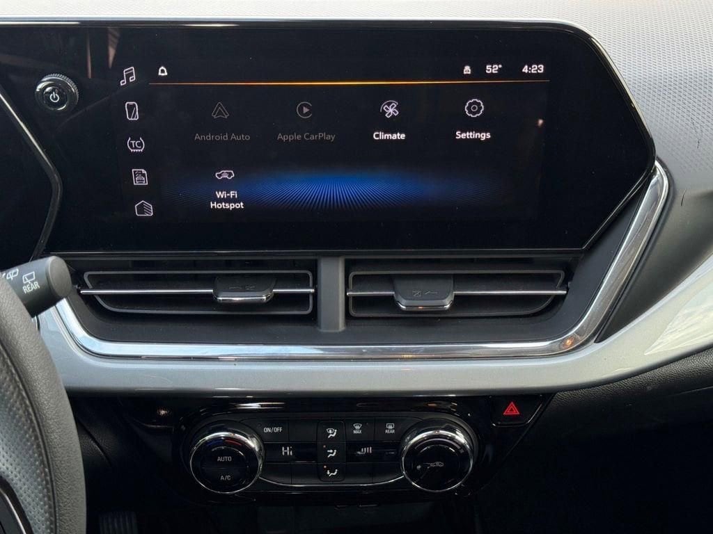 2025 Chevrolet Trax LT - Photo 11