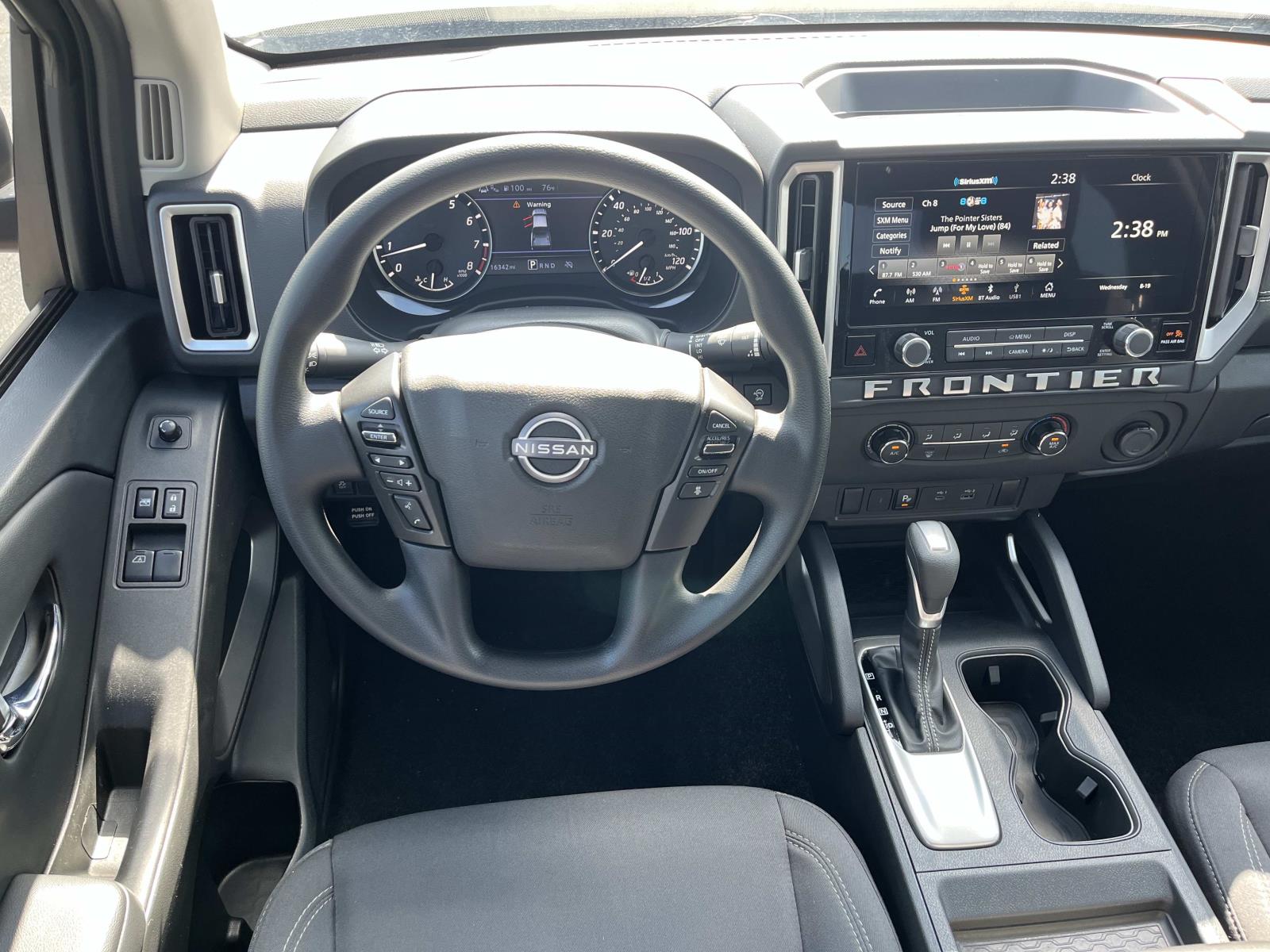 2025 Nissan Frontier SV - Photo 14