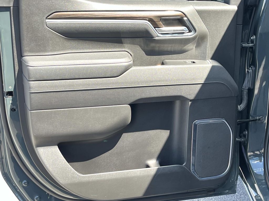 2025 Chevrolet Silverado 1500 LT - Photo 17