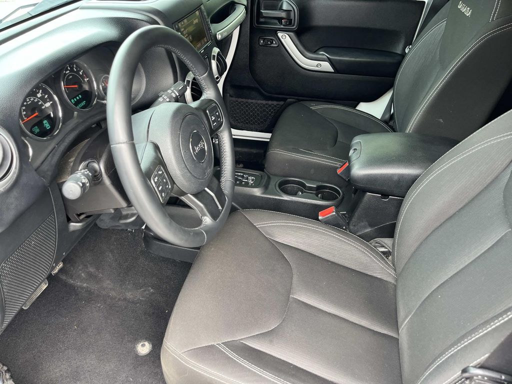 2016 Jeep Wrangler Unlimited Sahara - Photo 27